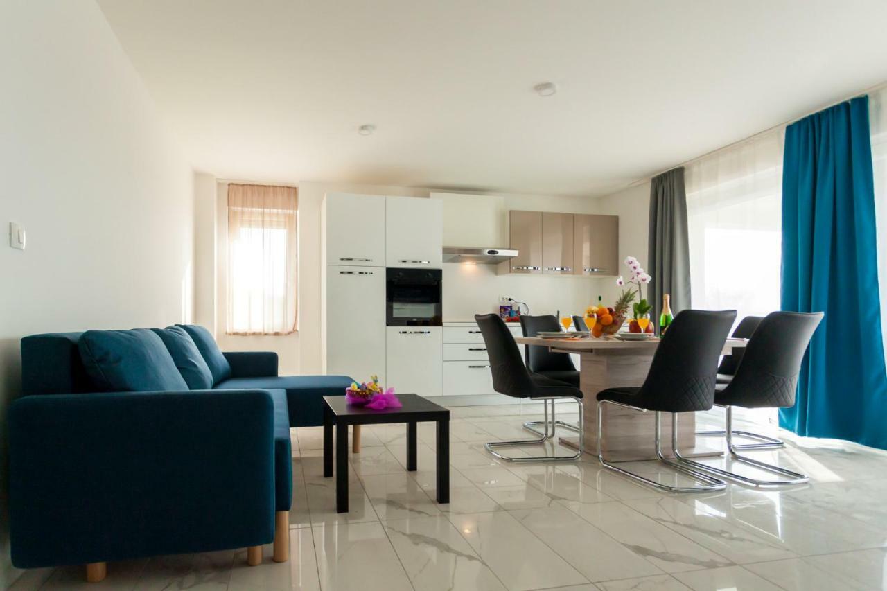 Apartments Kudec By El-Pi Tours Malinska Bagian luar foto